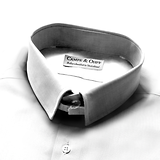 Tabkragen eckig mit Druckknopf, kurze Kragenschenkel